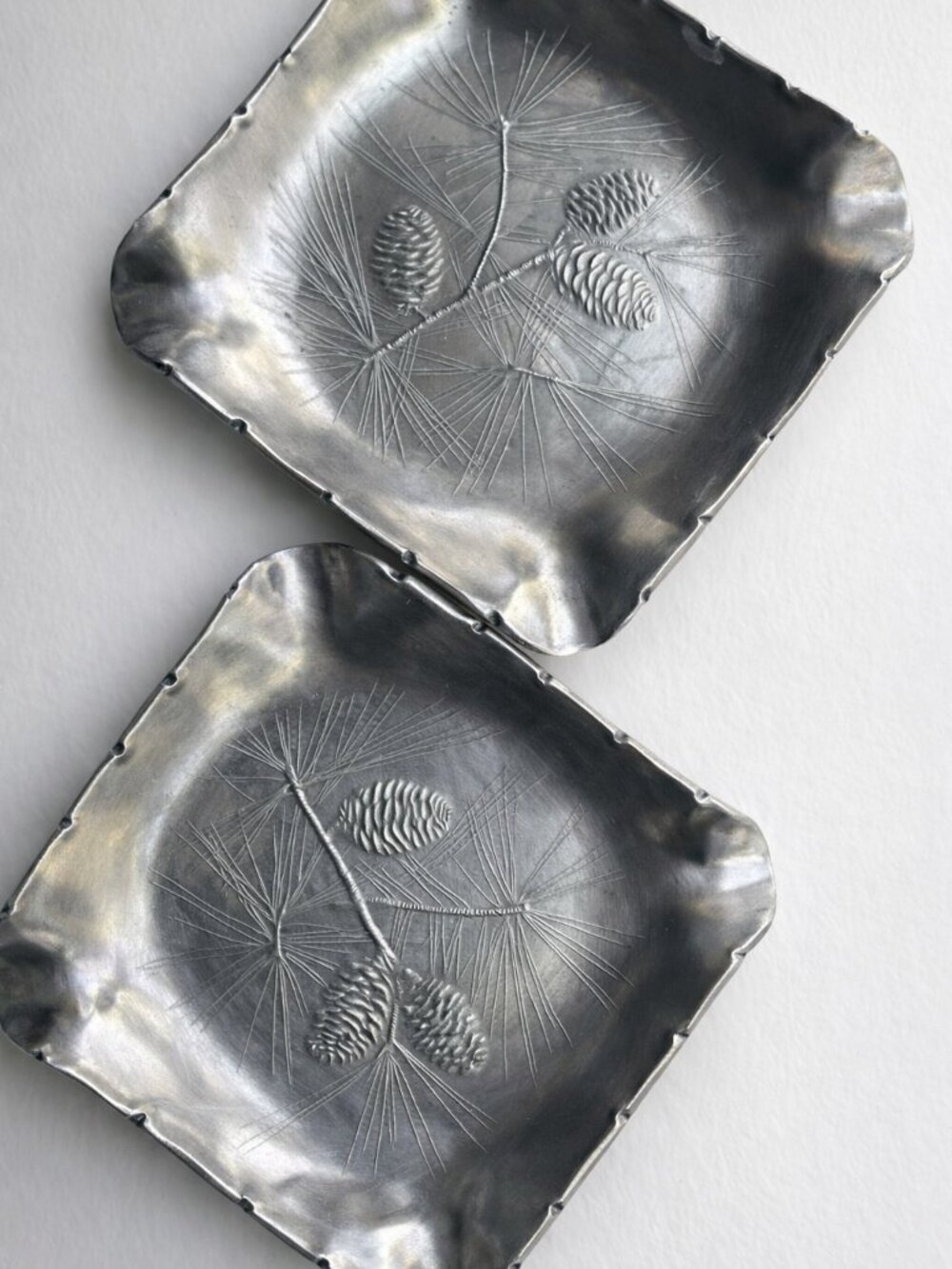 Wendell August Forge 64 Nature Artisan Vintage Hammered Metal Pinecone Dishes